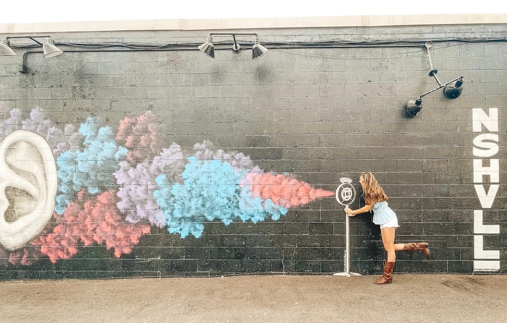 A big ear and microphone painted on the wall in Nashville, TN