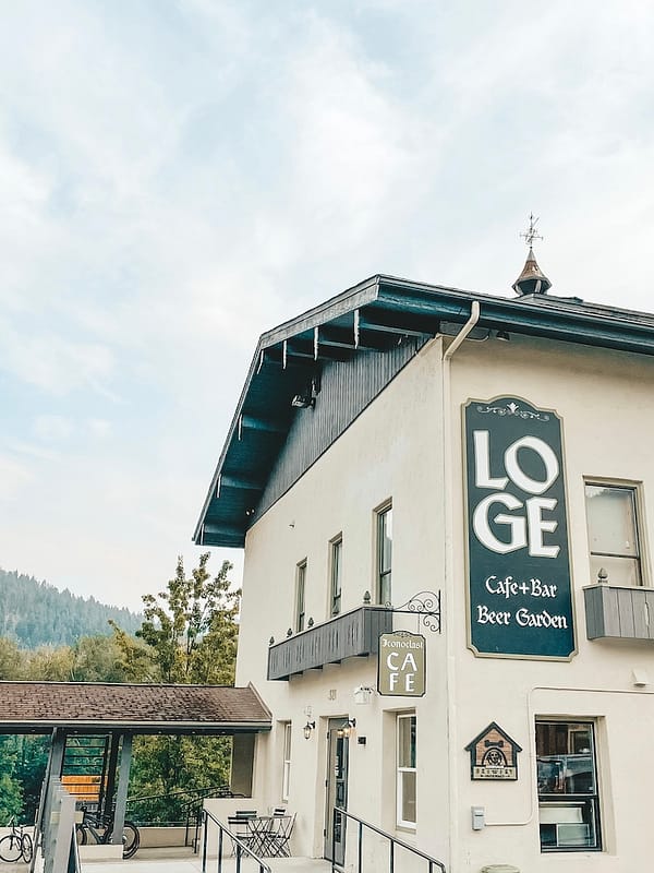 18 Best Places to Eat in Leavenworth, WA (+ Local Drinks!)
