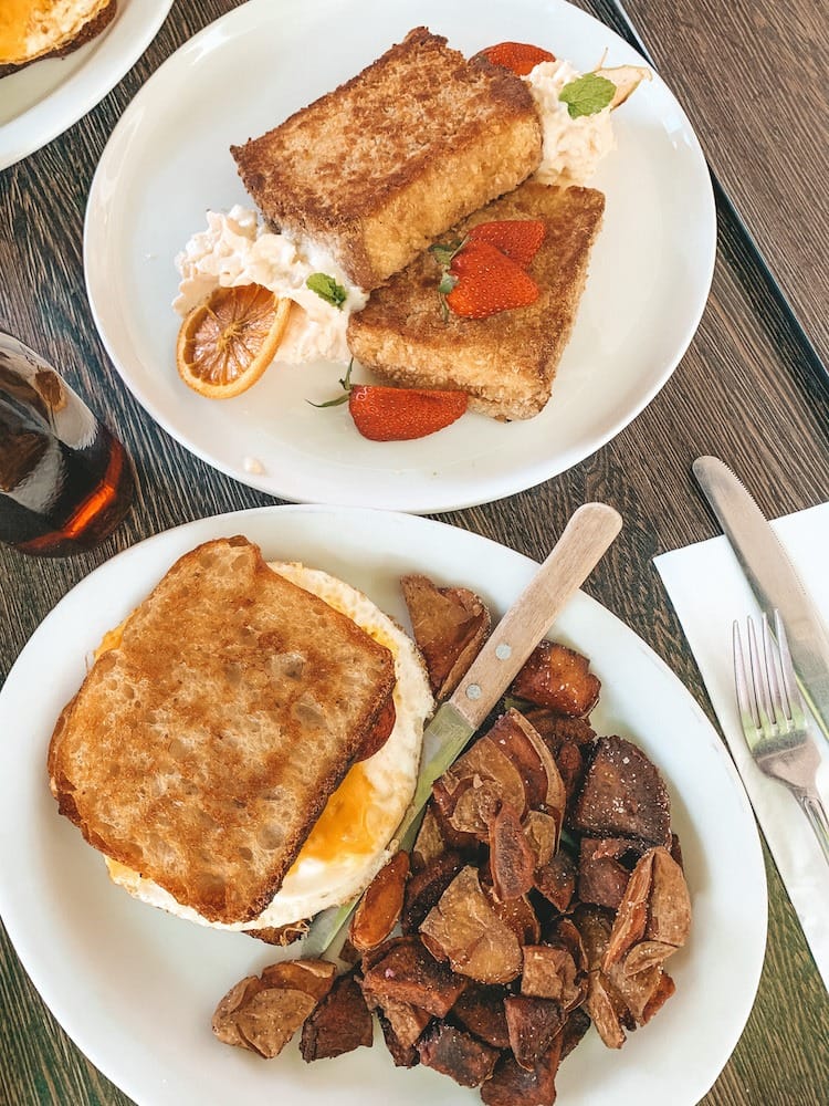 Best Places to Eat on Oahu - Over Easy - Best Brunch in Oahu