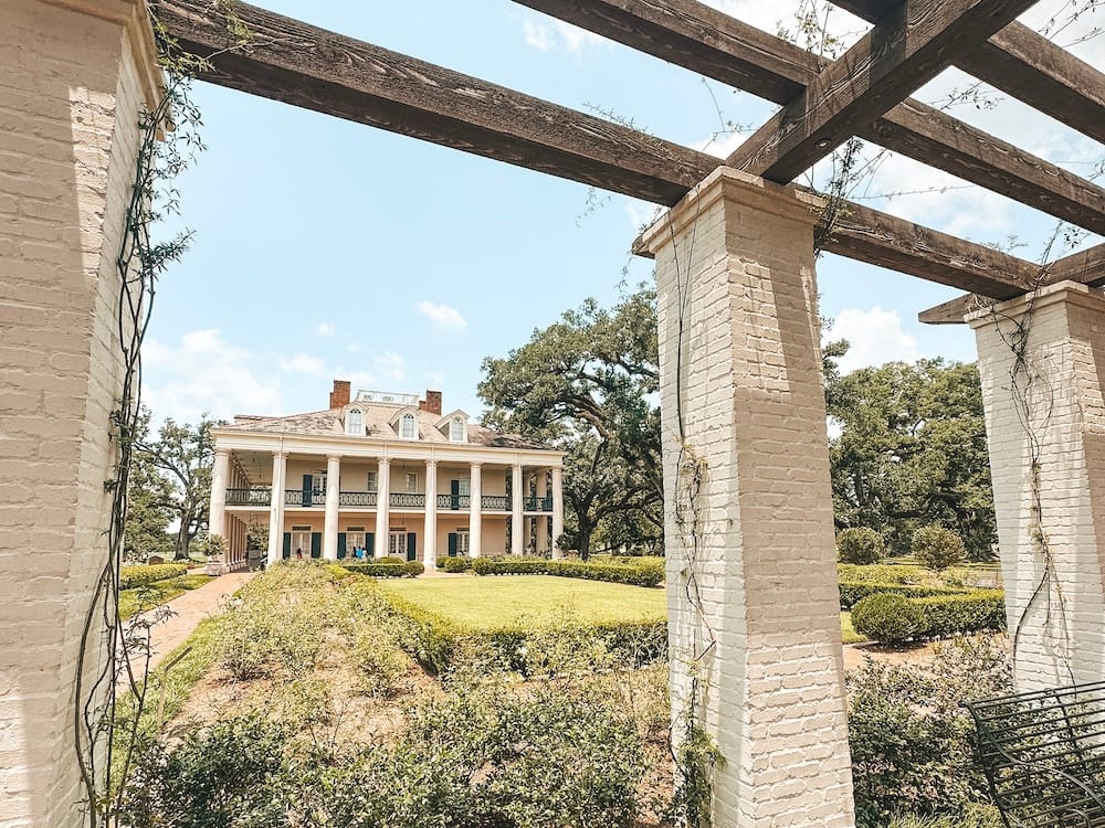 Oak Alley Plantation in Louisiana: Helpful Guide & Tips